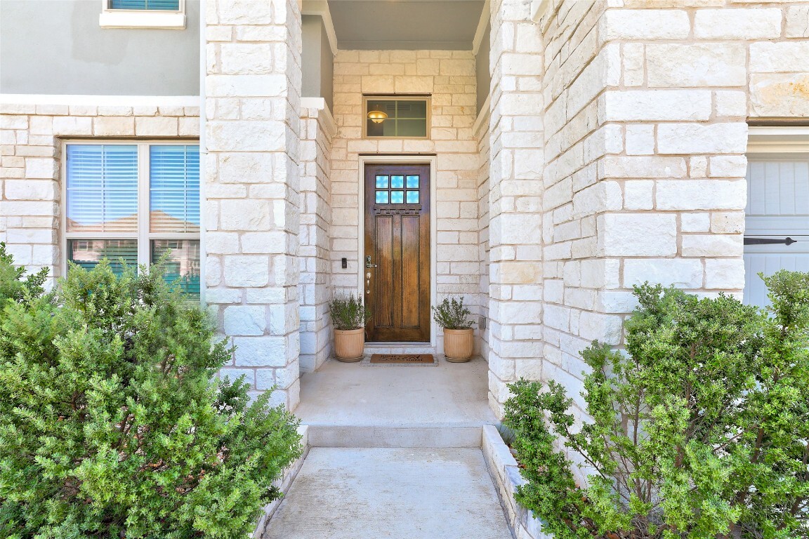 Property Photo: 134 Longmire Cove TX 78626