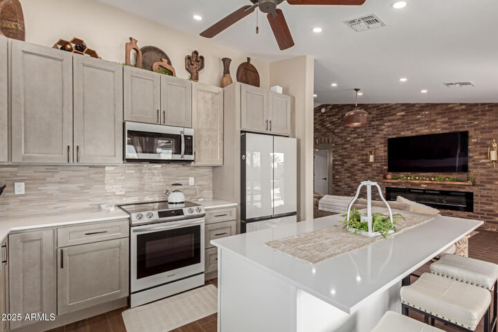 Property Photo: 10672 W Ross Avenue AZ 85382