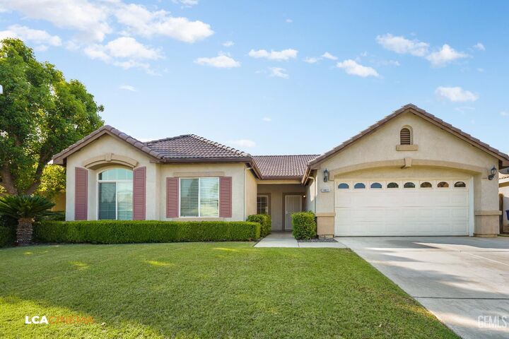 Property Photo: 10931 Vista Del Valle Drive CA 93311