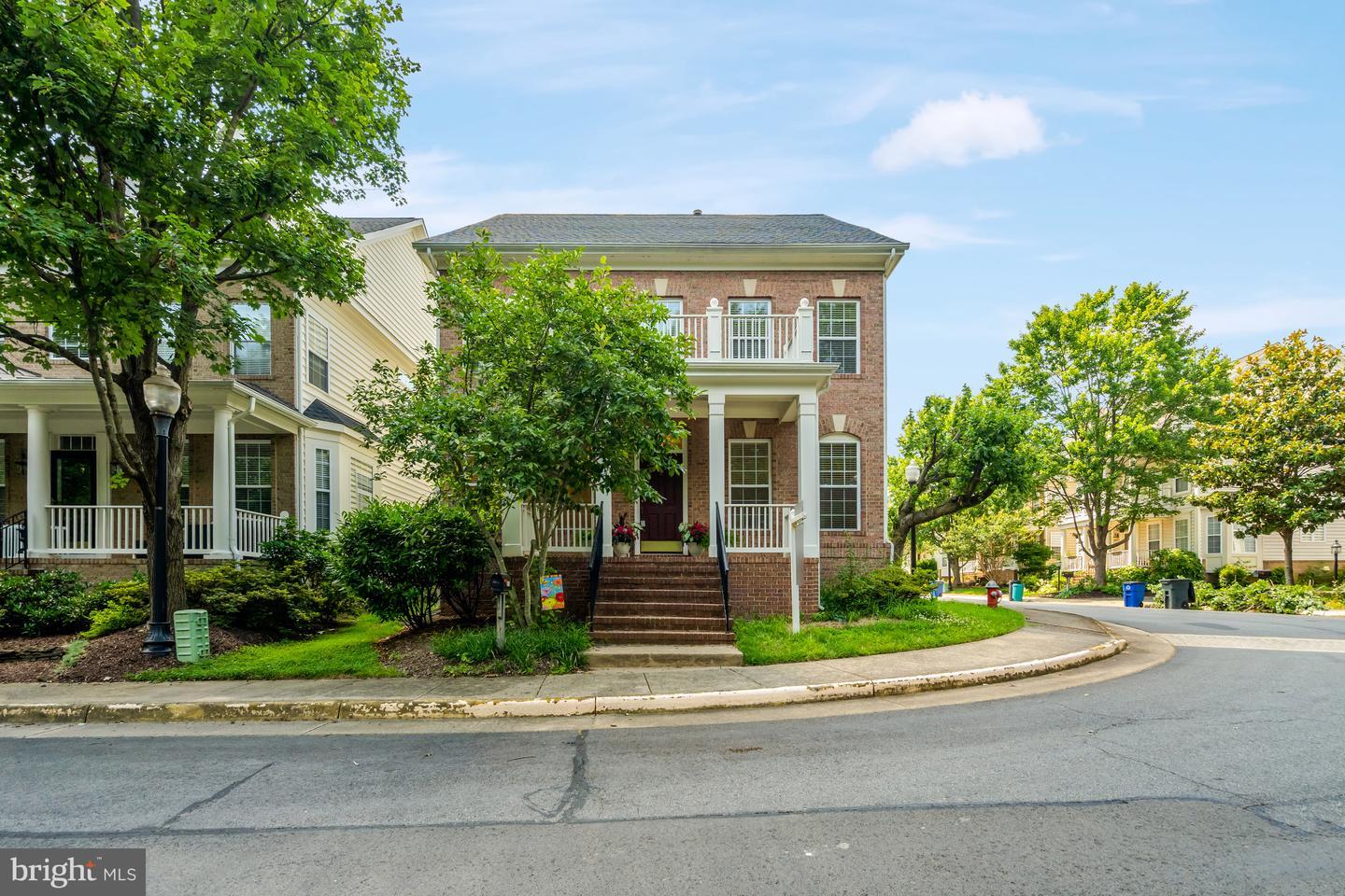 Property Photo:  9776 Maple Trace Circle  VA 22032 