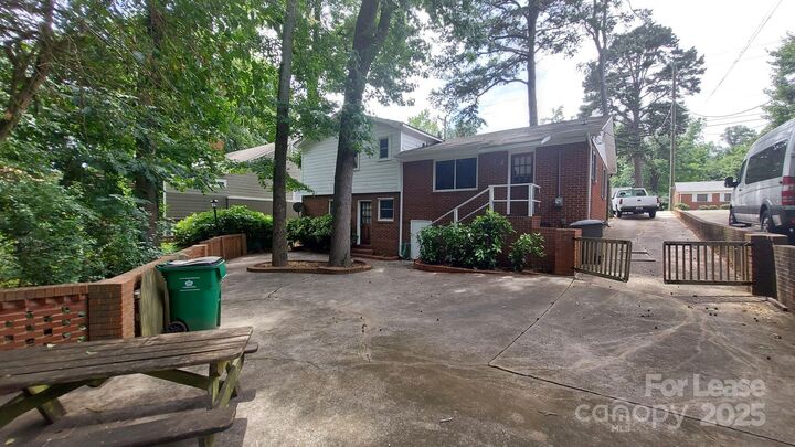 Property Photo: 3813 Selwyn Avenue NC 28209