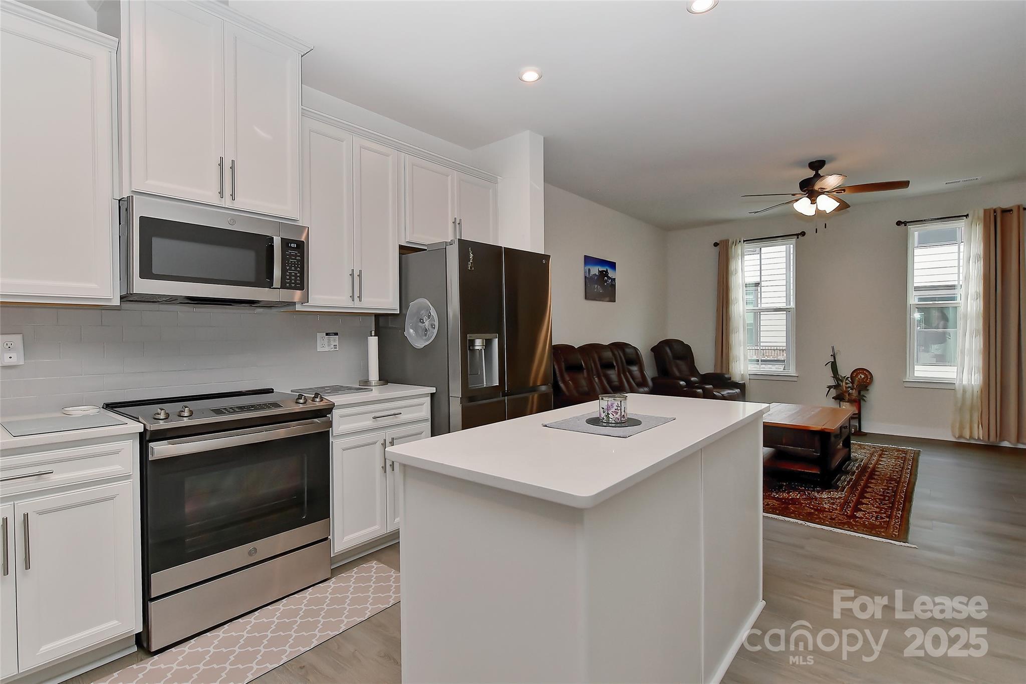 Property Photo: 421 Spearfield Lane NC 28205