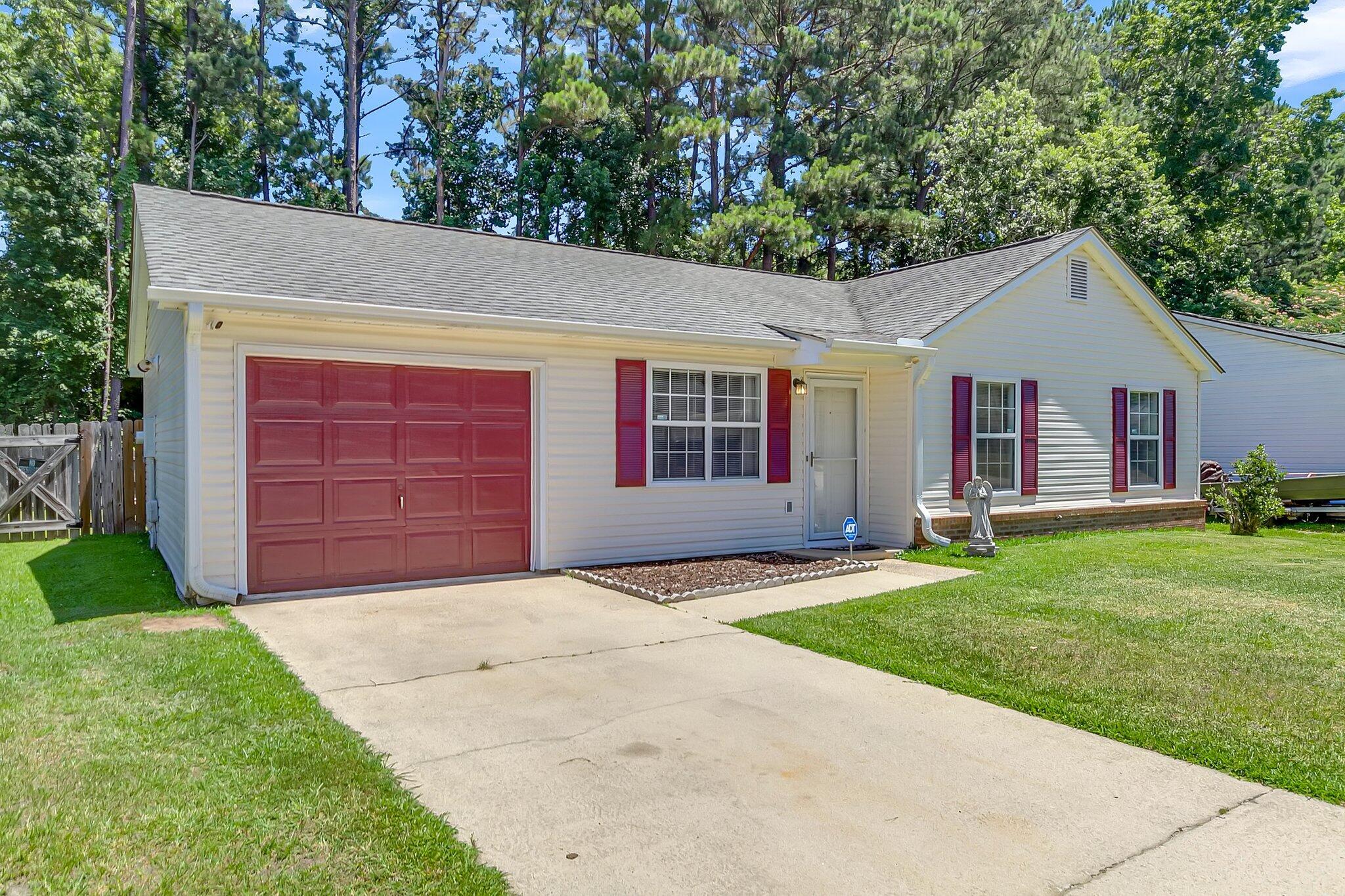 Property Photo: 320 Winding Lane SC 29486