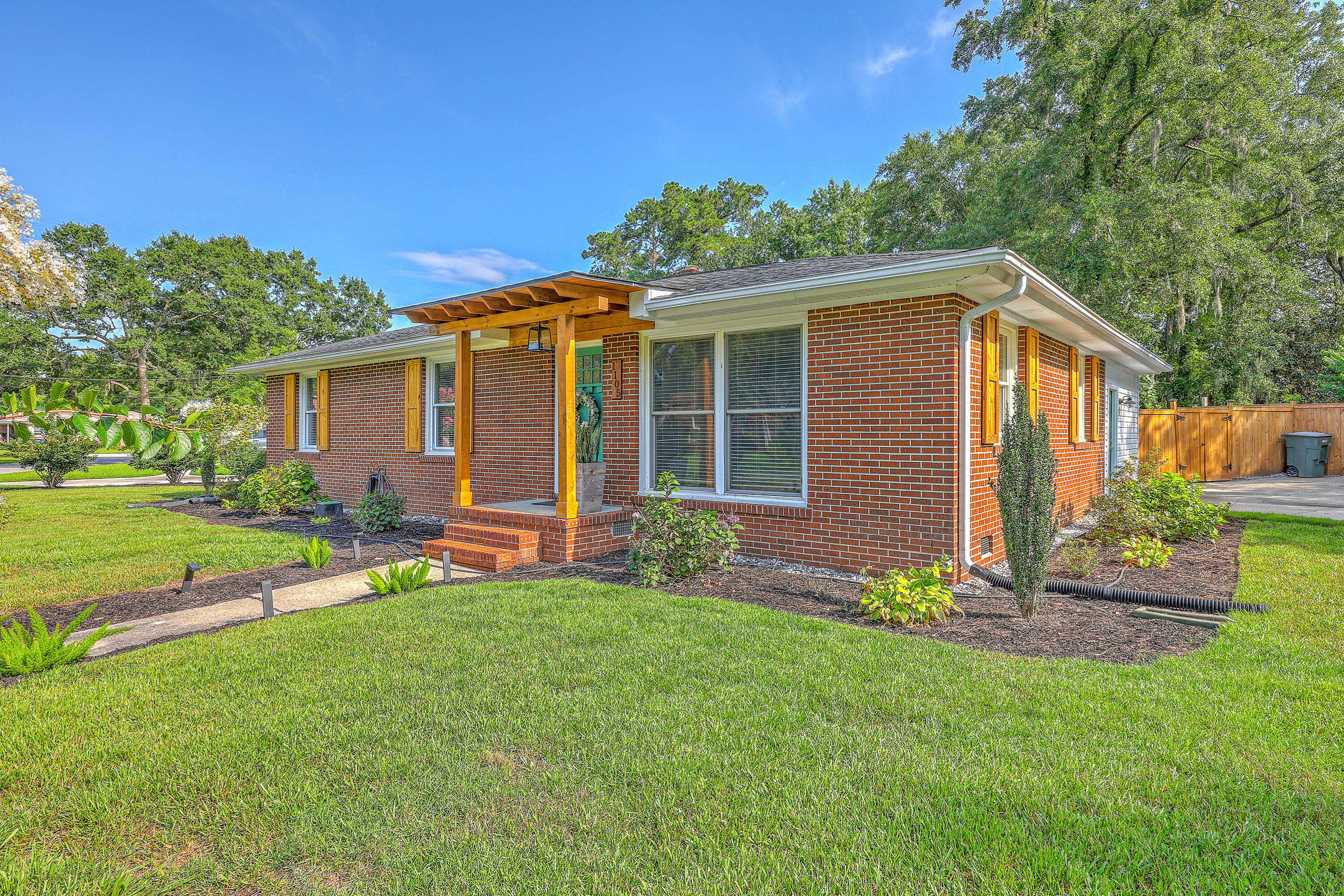 1105 Woodside Drive  Hanahan SC 29410 photo