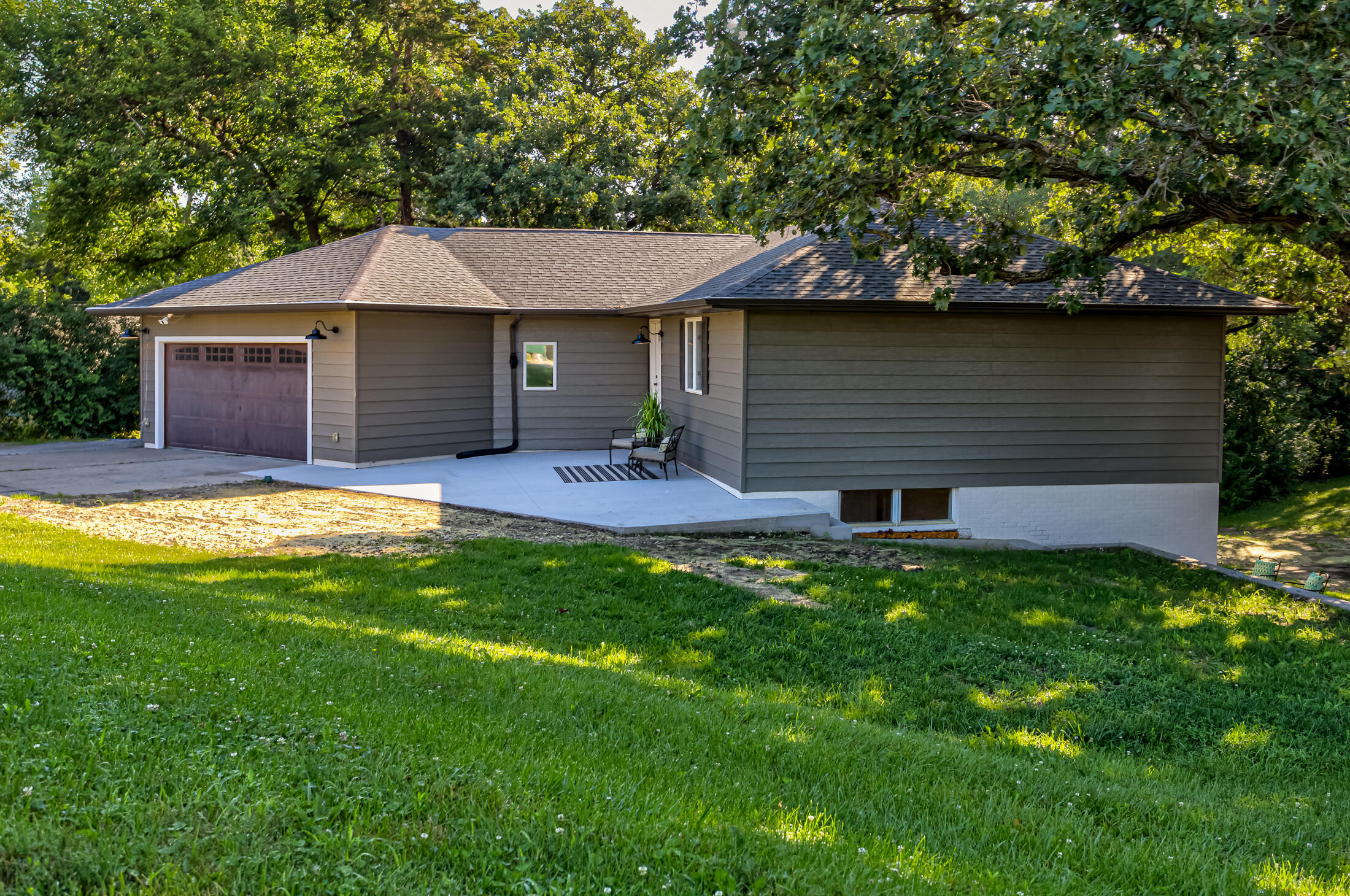 Property Photo: 5524 N Dakota Avenue IA 50014