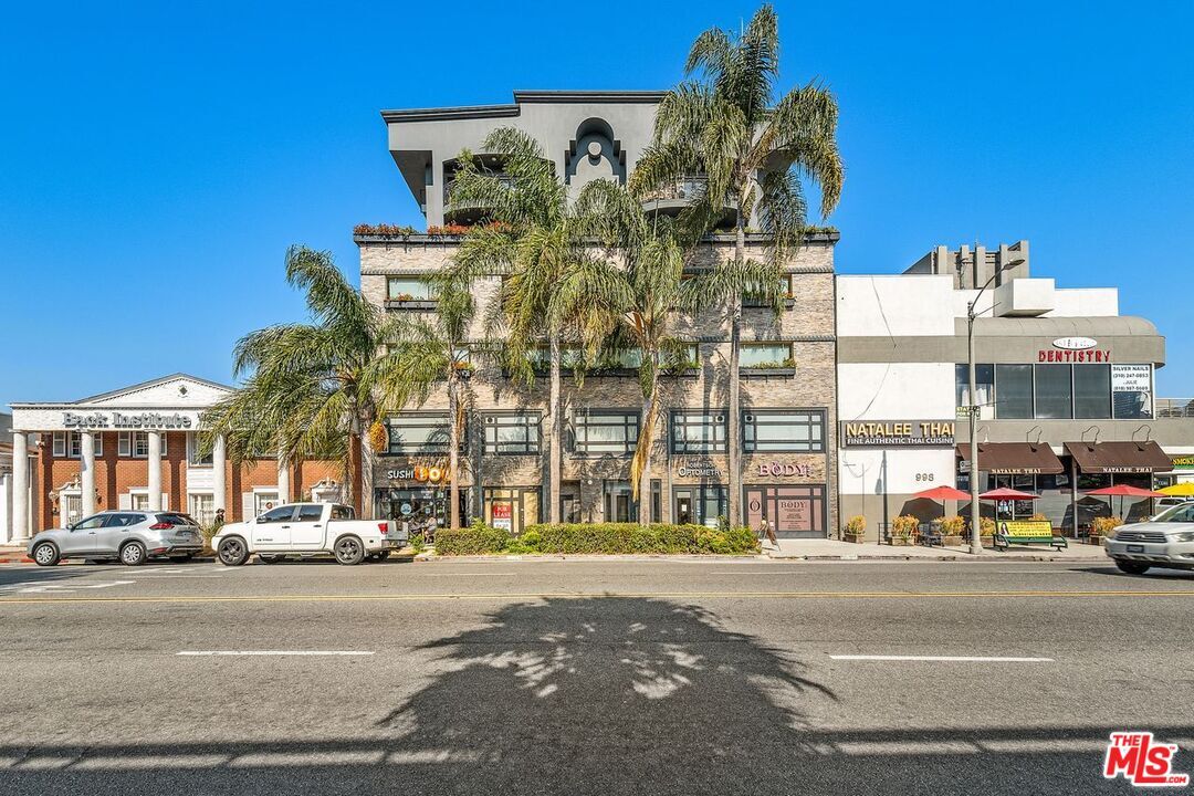 Property Photo: 930 S Robertson Blvd CA 90035