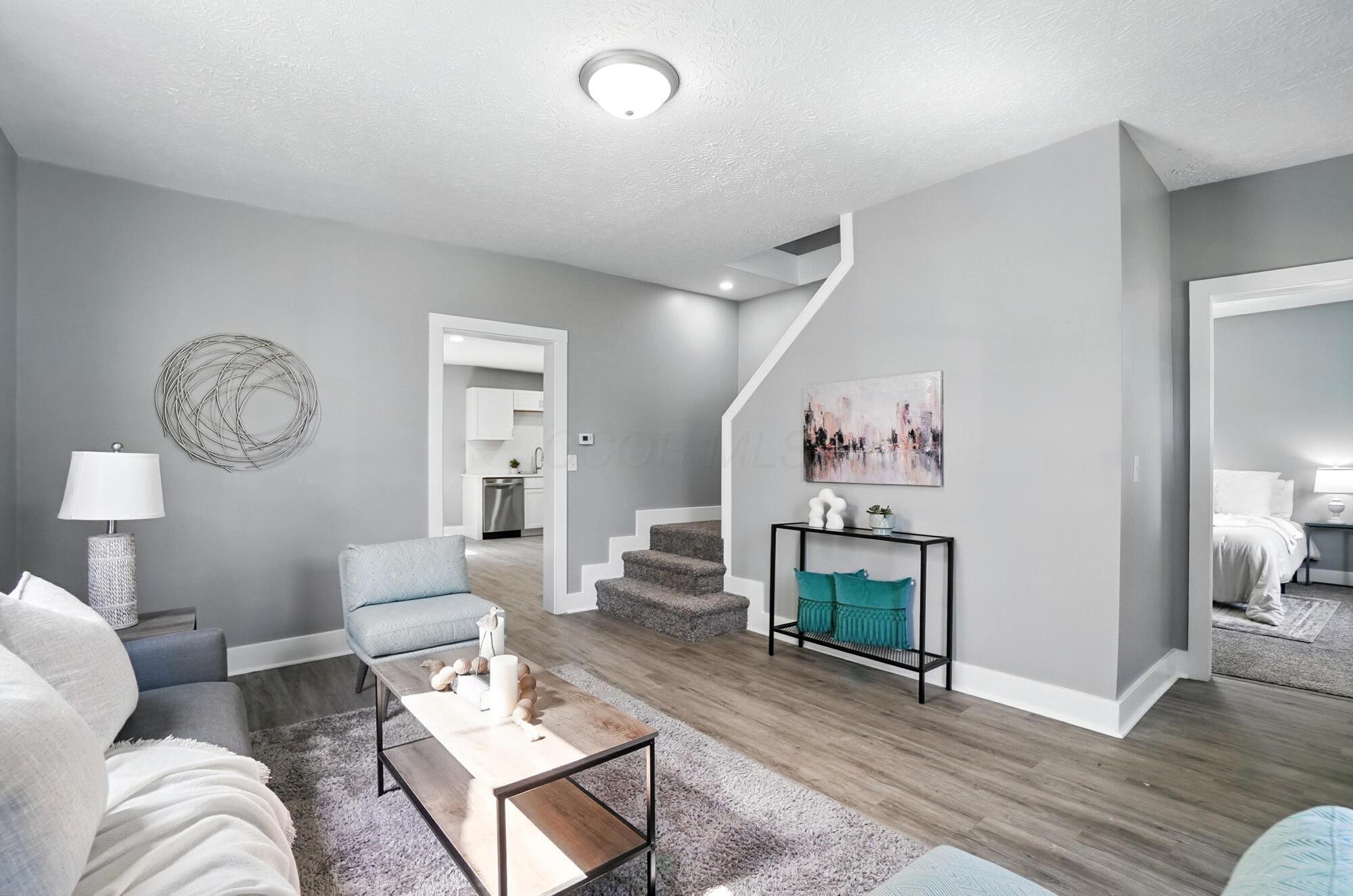 Property Photo: 652 E 6th Avenue OH 43130