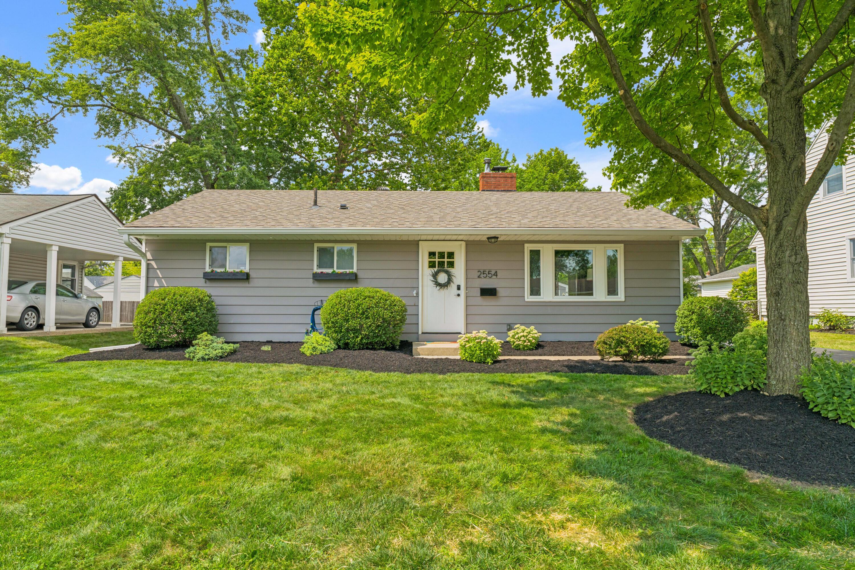 Property Photo: 2554 Nottingham Road OH 43221