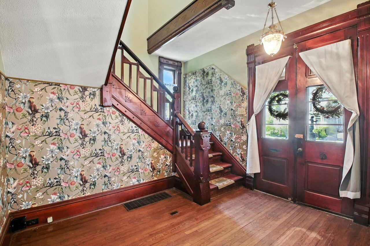 Property Photo:  366 Hudson Avenue  OH 43055 