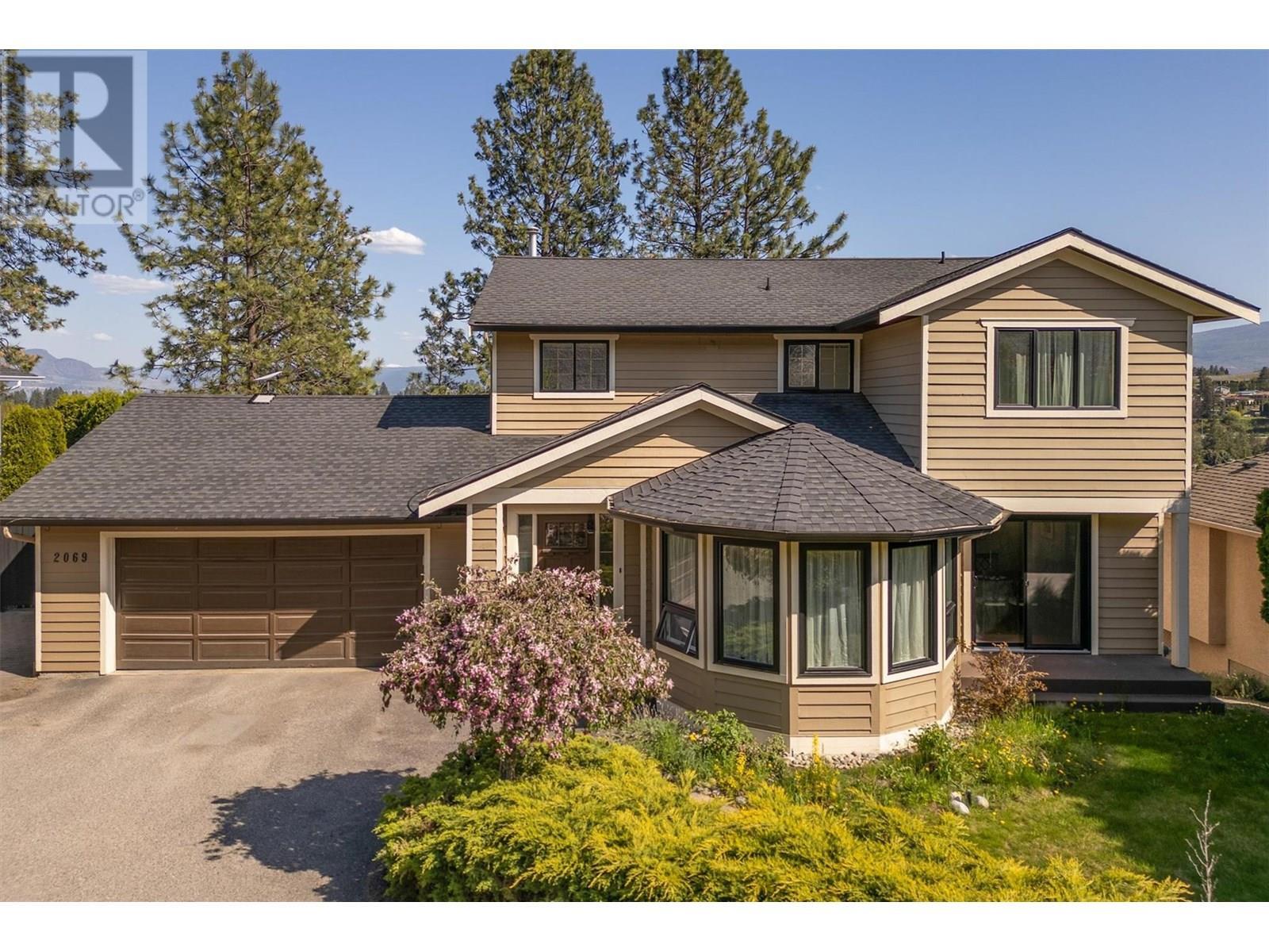 2069 Horizon Drive  West Kelowna BC V1Z 3N4 photo