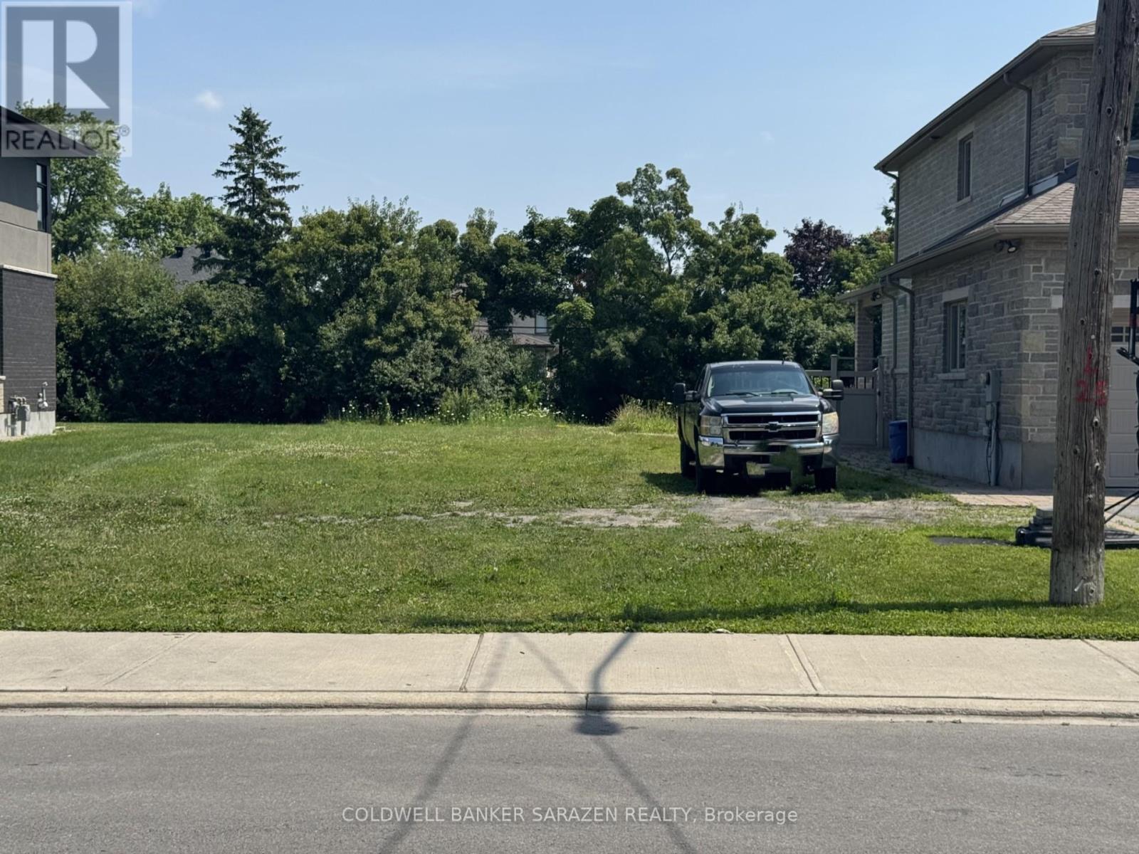 Property Photo:  1531 Claymor Avenue  ON K2C 1T2 