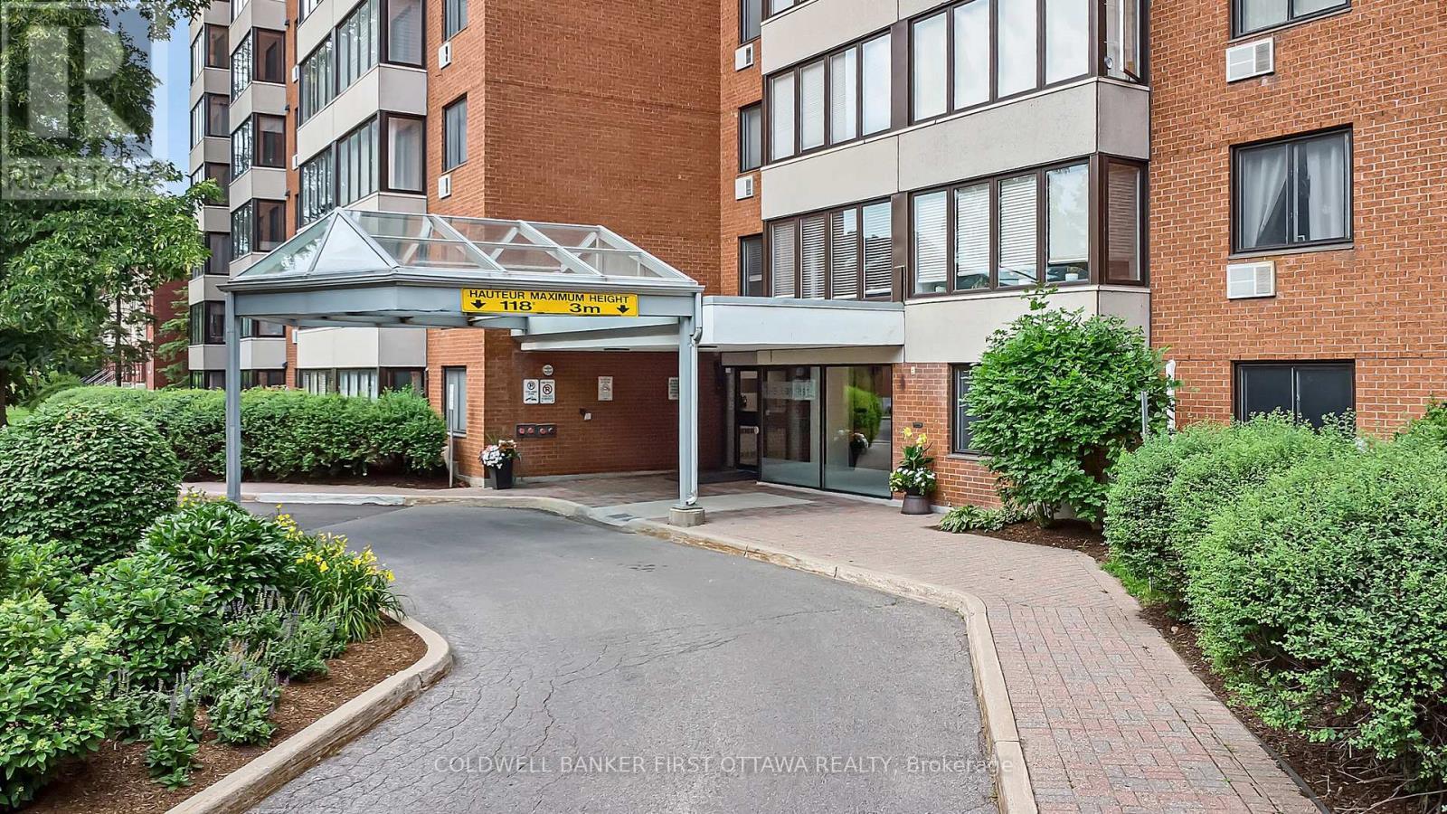 Property Photo: 225 Alvin Road 111 ON K1K 4H6