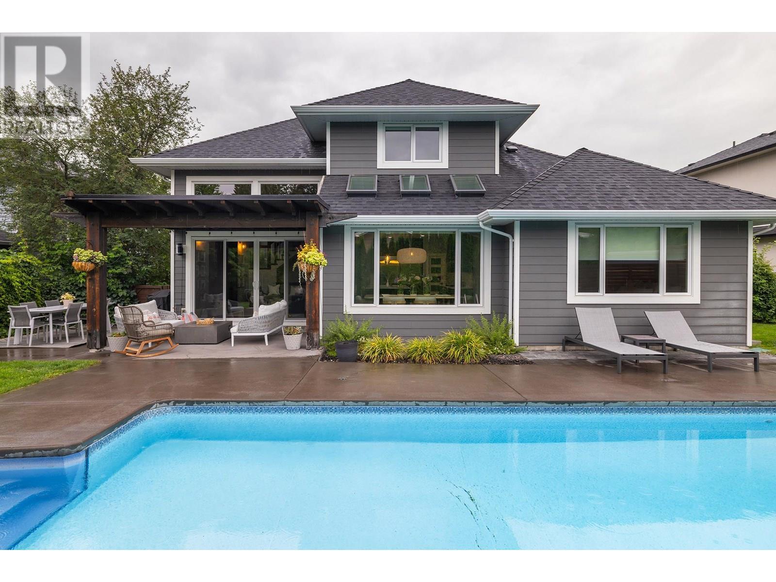 Property Photo:  515 Metcalfe Avenue  BC V1W 5K8 