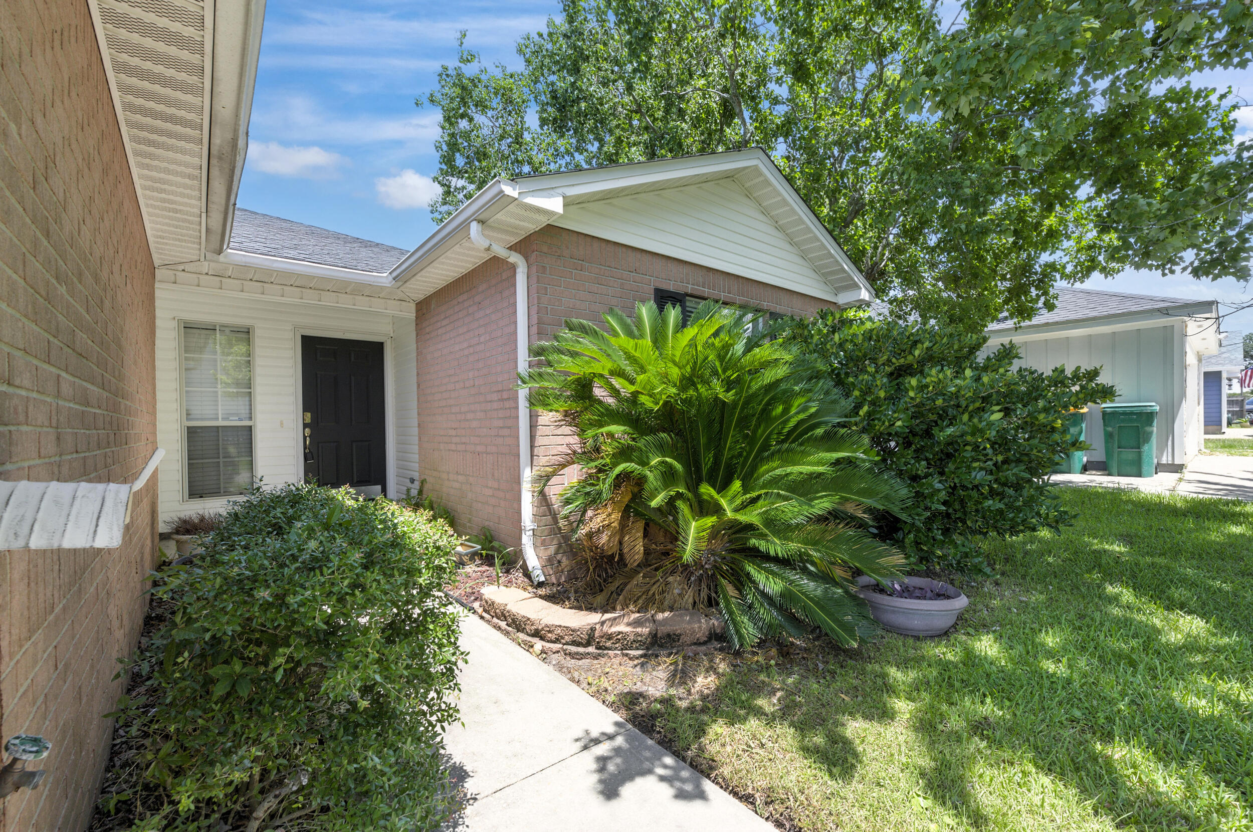 Property Photo: 490 Channel Marker Street FL 32569