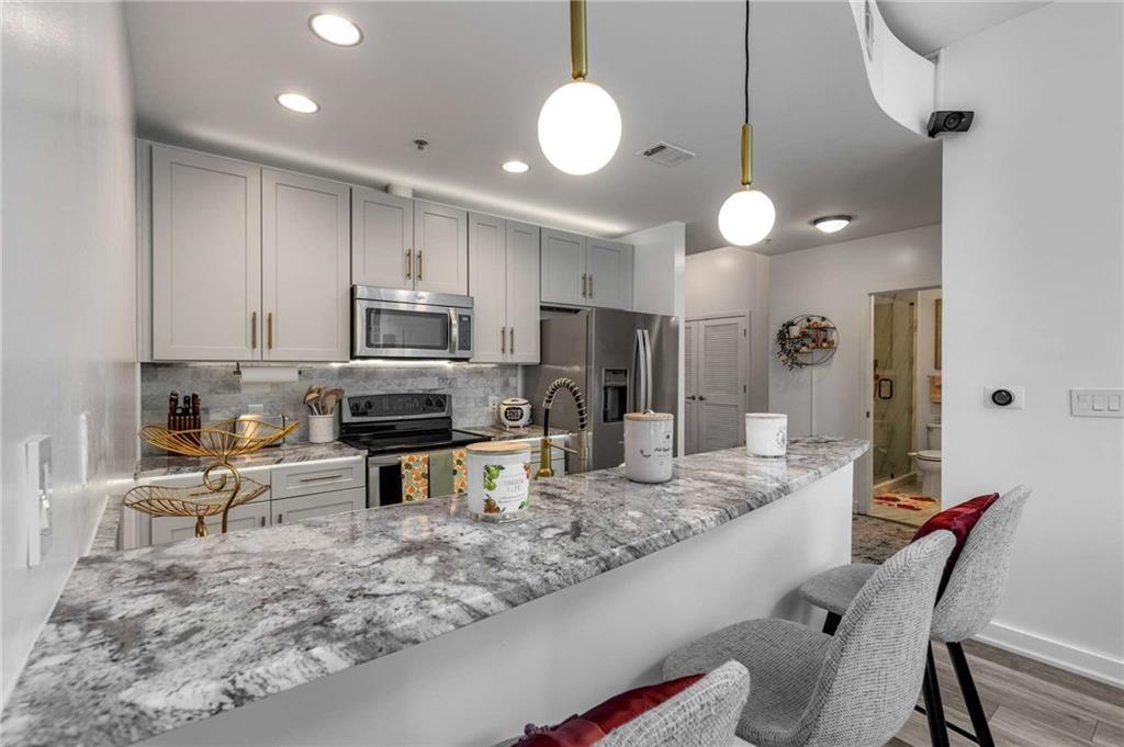 Property Photo: 400 W Peachtree Street NW 1106 GA 30308