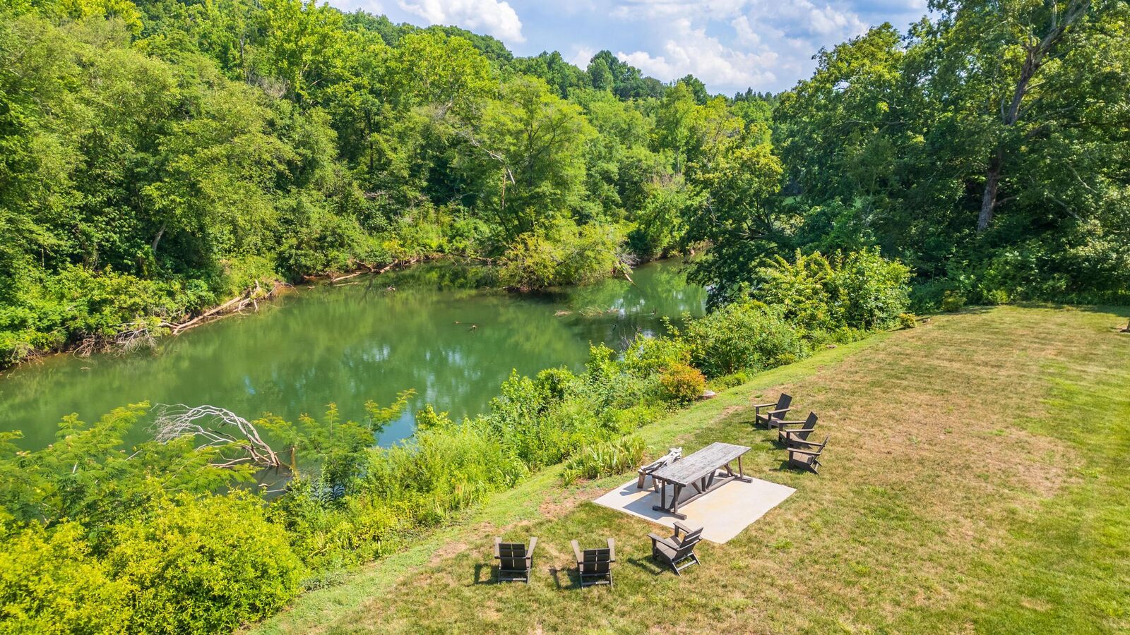 Property Photo: 305 River Pointe Circle NE TN 37310