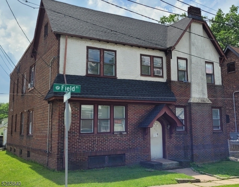Property Photo: 326 Field Pl 2R NJ 07205