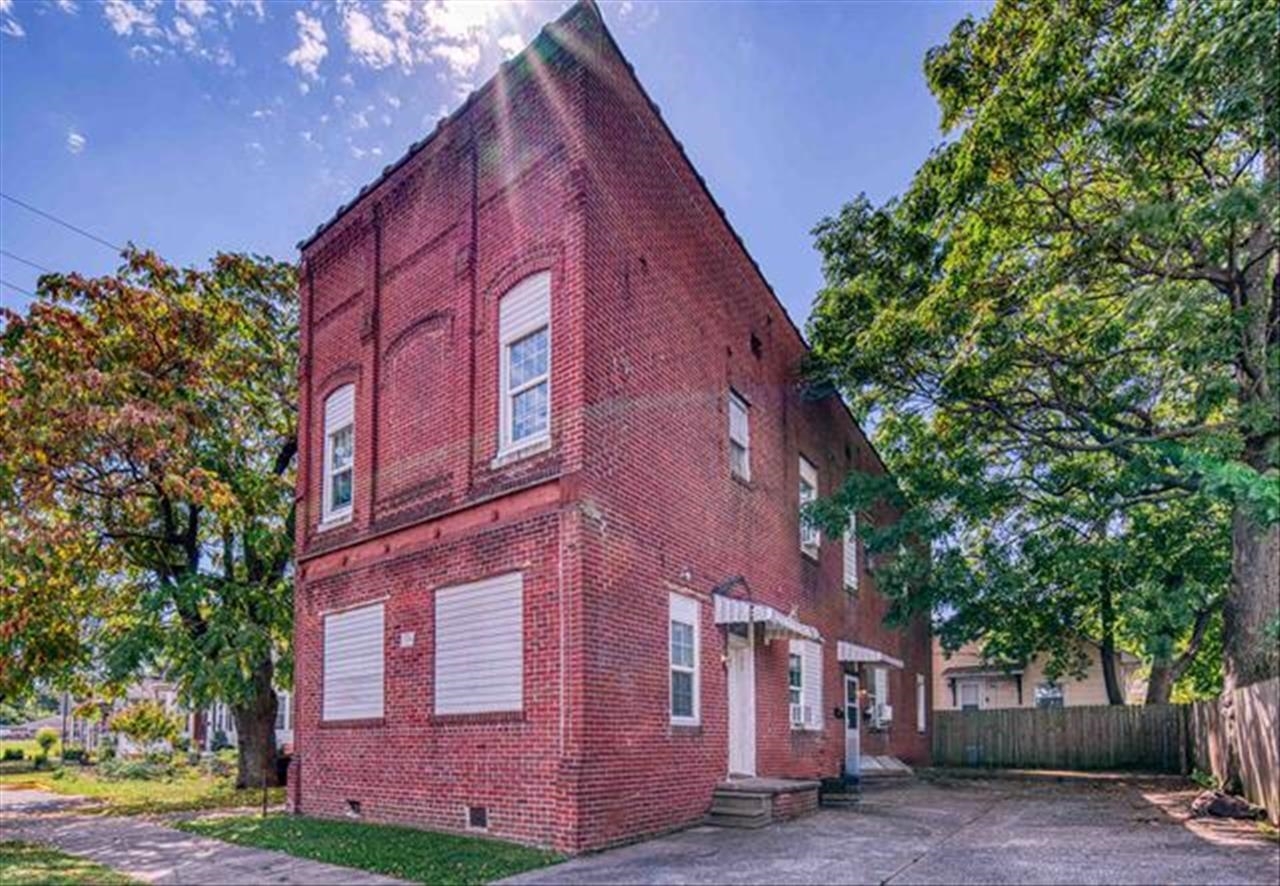 Property Photo: 738 First St KY 42420