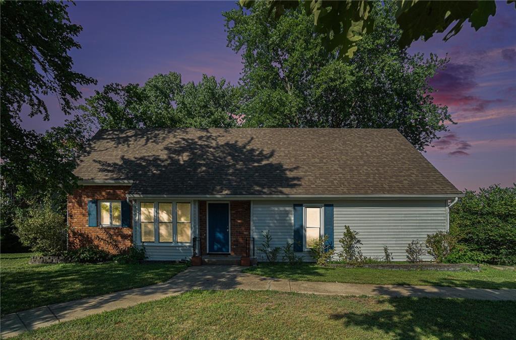 Property Photo:  212 S Montclaire Drive  KS 66061 