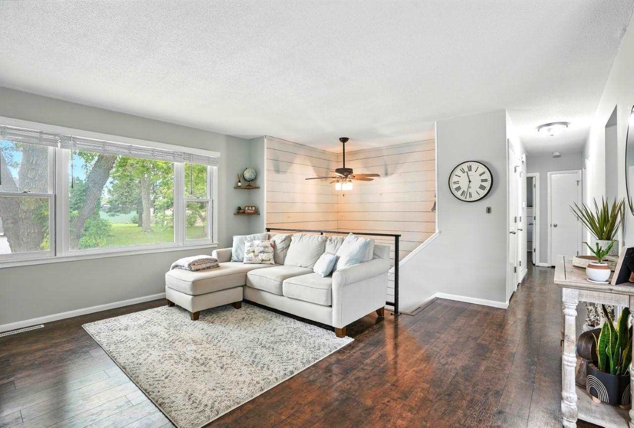 Property Photo: 605 Wheaton Rd IA 52246