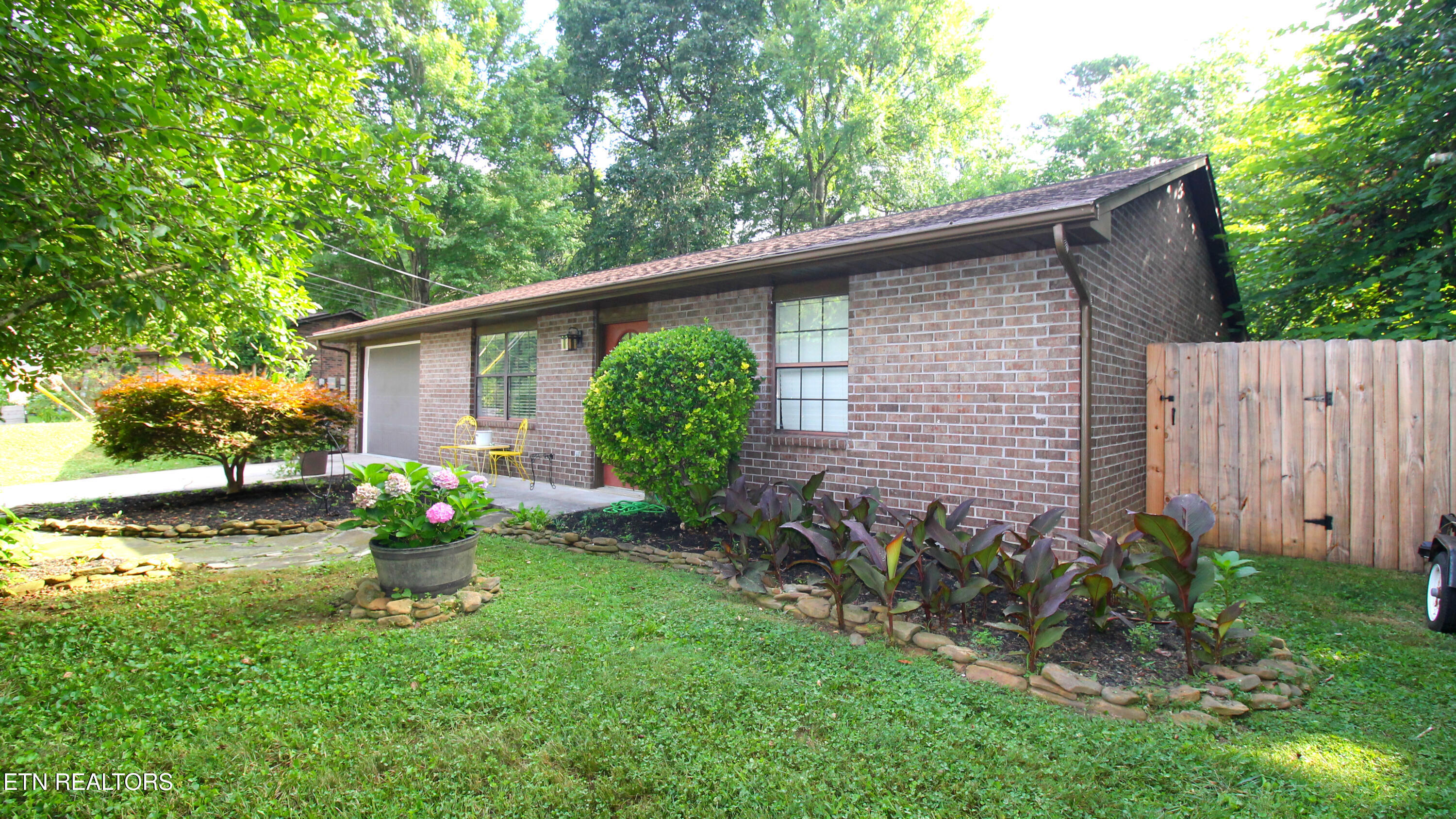Property Photo: 2523 Chukar Rd TN 37923
