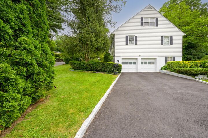 Property Photo:  9 Martin Road  NY 10701 