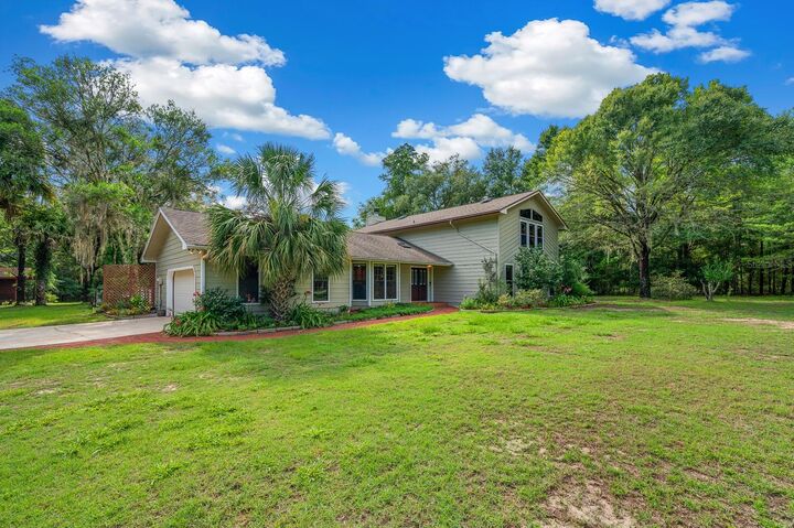 Property Photo: 7201 SW 97th Lane FL 32608