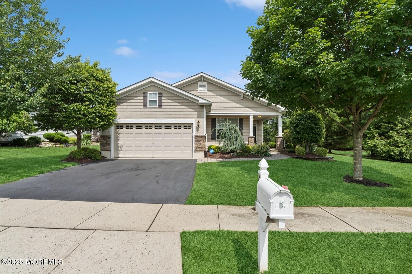 Property Photo:  6 Day Star Road  NJ 07726 