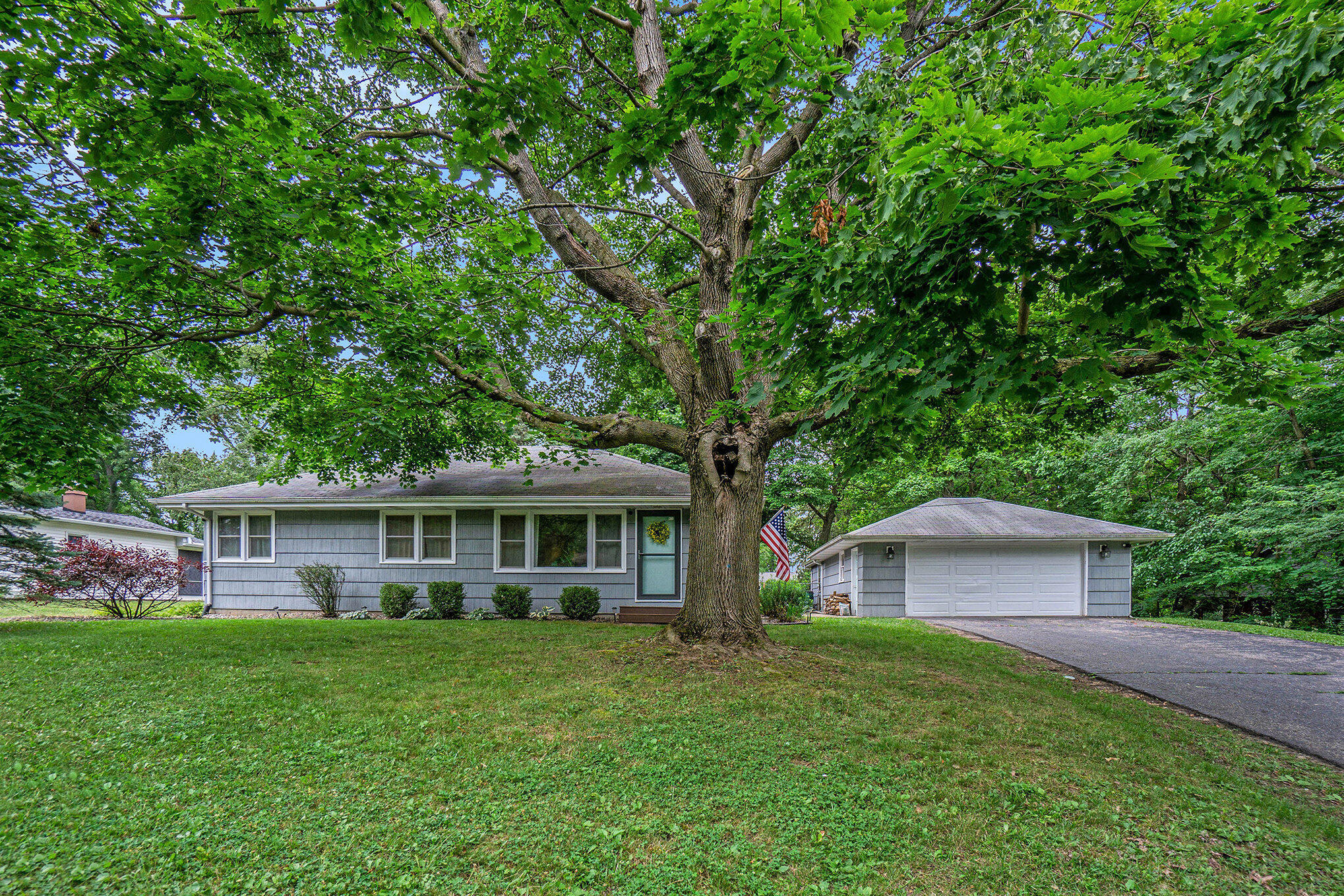 Property Photo:  1702 Harvey Avenue  MI 49006 