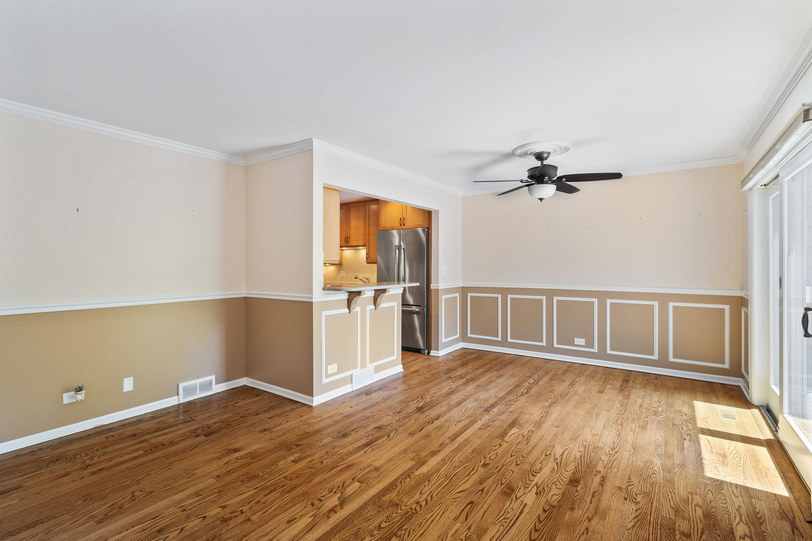Property Photo: 500 W Evergreen Street IL 60187
