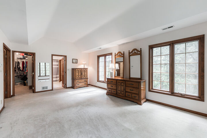 Property Photo: 21210 W Lakeview Parkway IL 60060