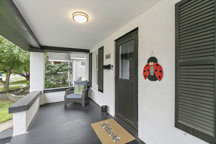 Property Photo: 845 N 10th Street IL 60115