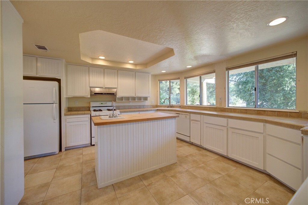 Property Photo:  6305 Portola Road  CA 93422 