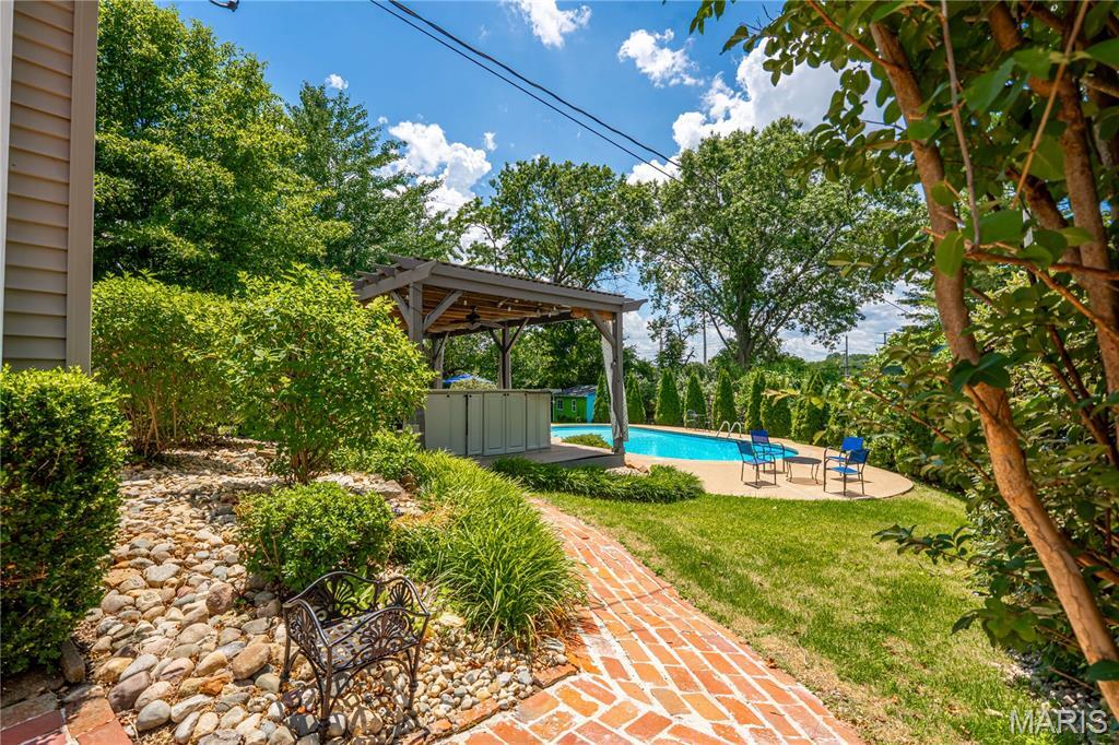 Property Photo: 75 Fortune Lane MO 63122