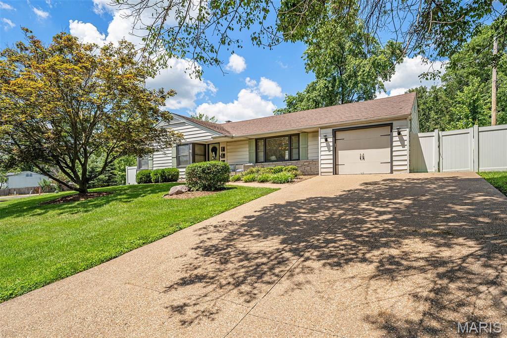 Property Photo: 107 Huntleigh Drive MO 63122