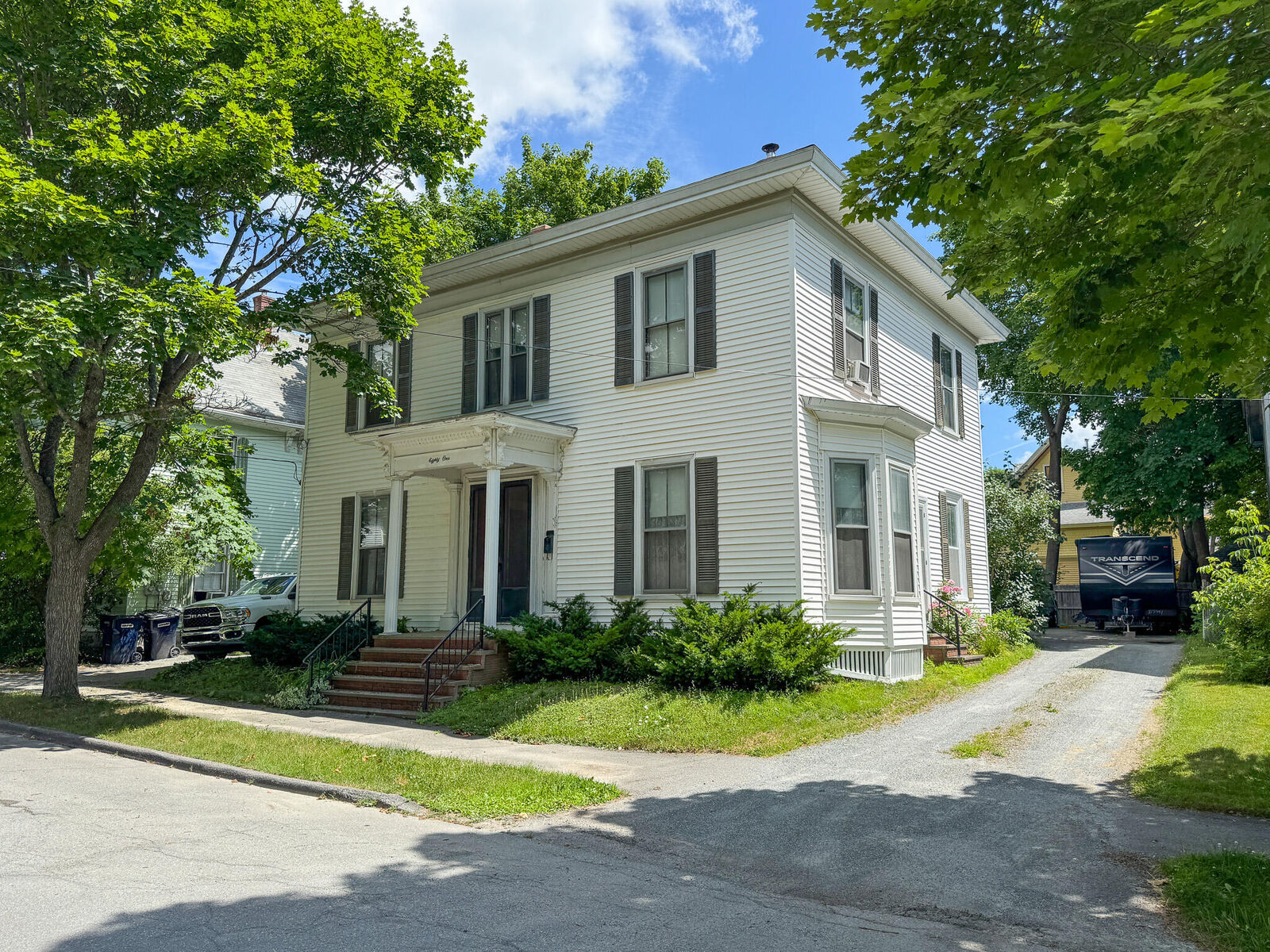 Property Photo:  81 Parkview Avenue  ME 04401 