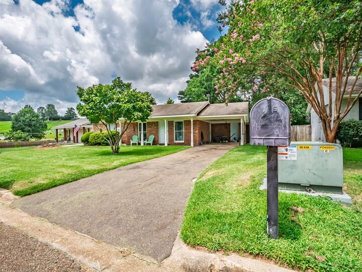 Property Photo:  307 Combs  MS 38655 