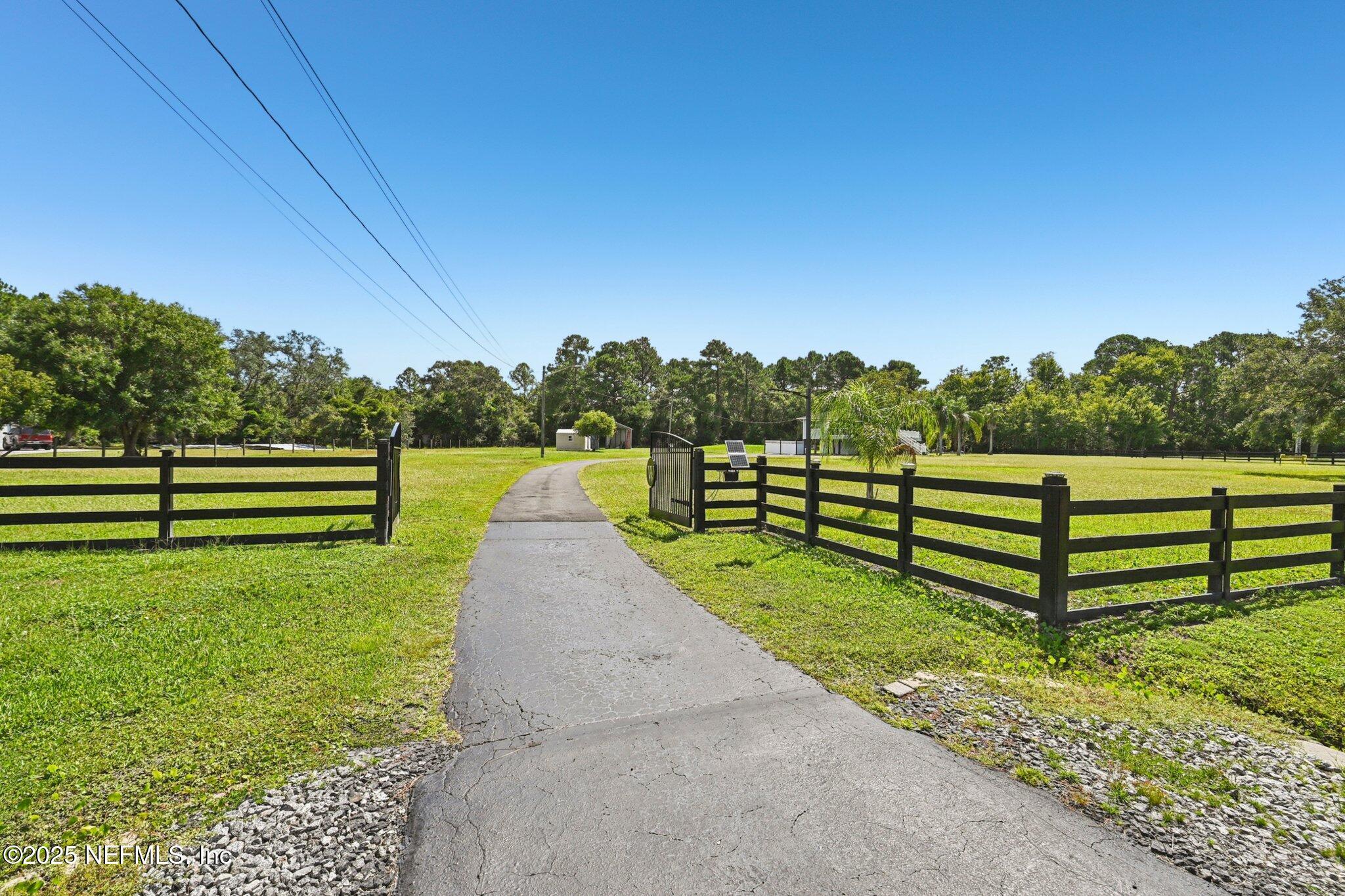 Property Photo: 15625 Shark Road W FL 32226