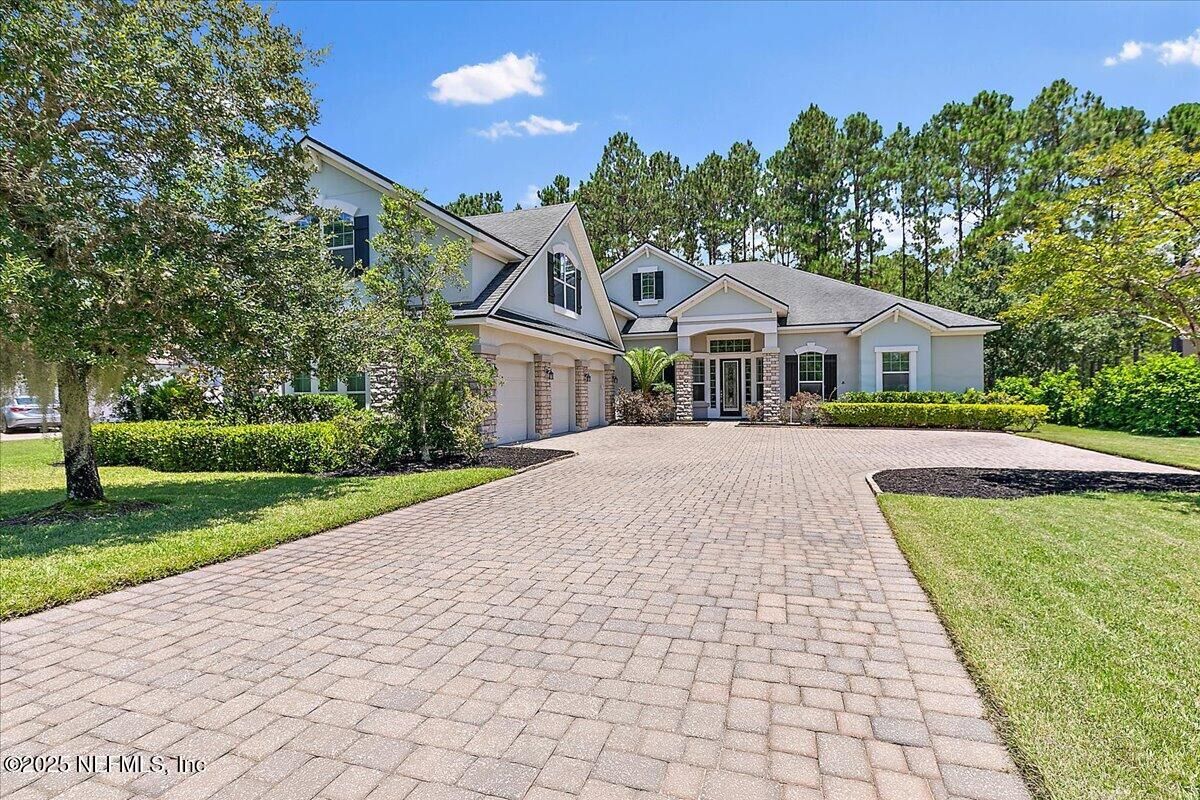 Property Photo: 504 Kenwood Street FL 32259