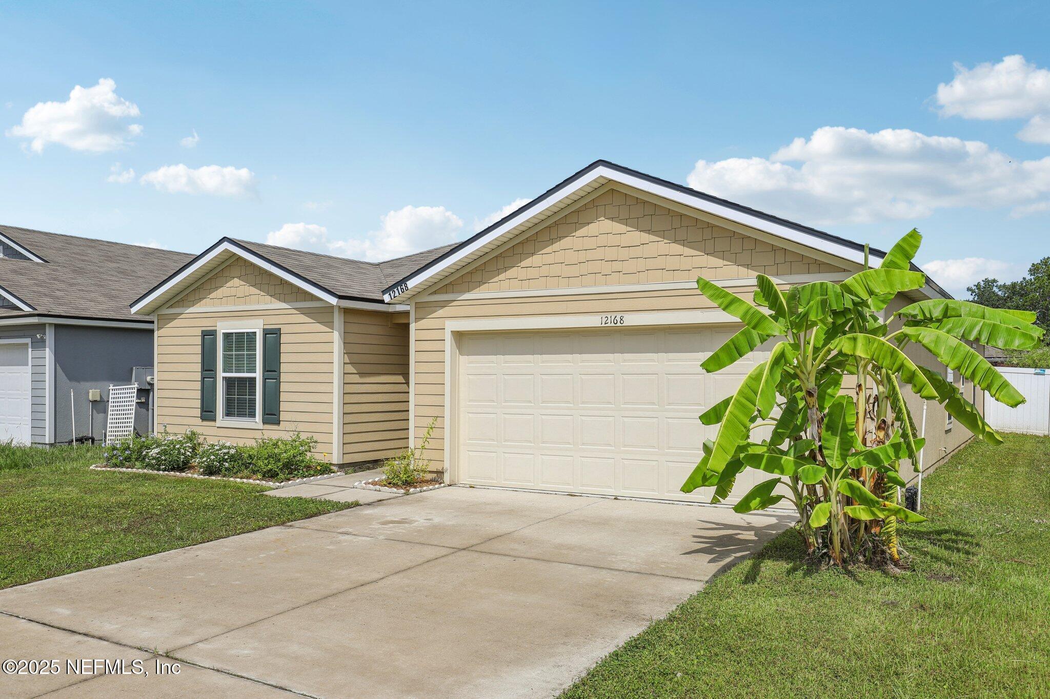 Property Photo: 12168 Orchid Court FL 32218