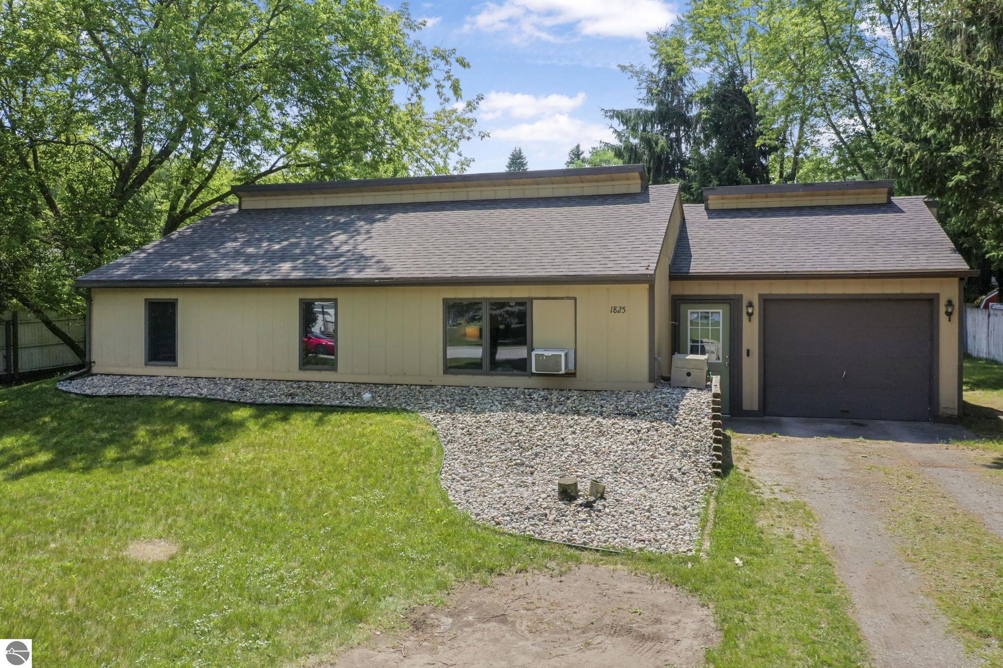 Property Photo: 1825 Michigan Avenue MI 49601