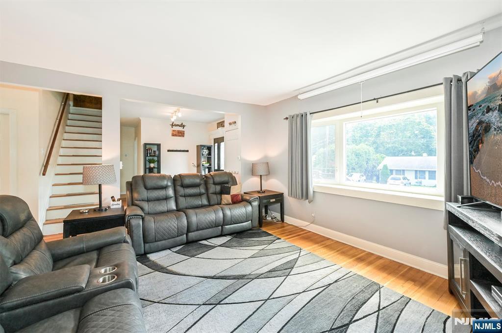 Property Photo:  11 Mohawk Avenue  NJ 07436 
