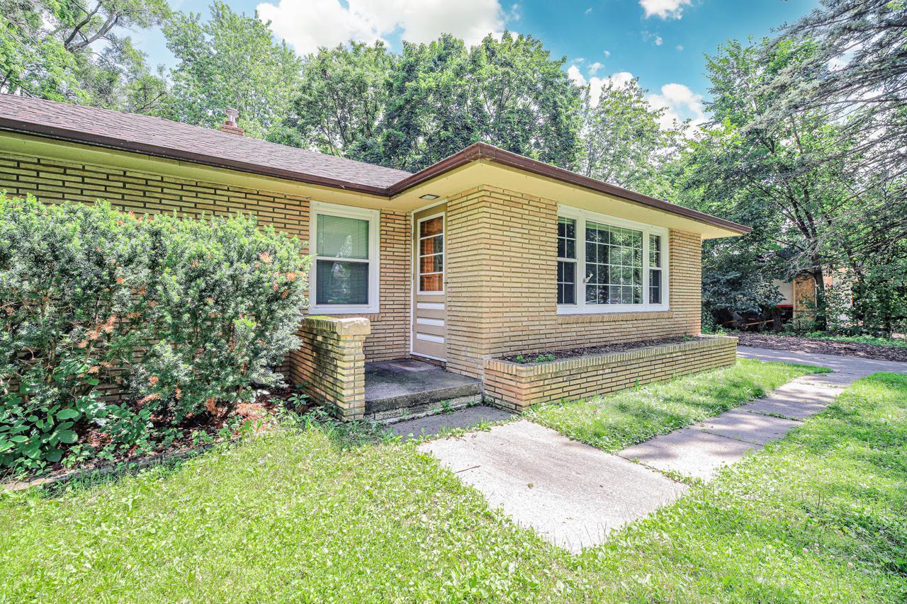 Property Photo: 1970 Maryknoll Avenue MN 55109