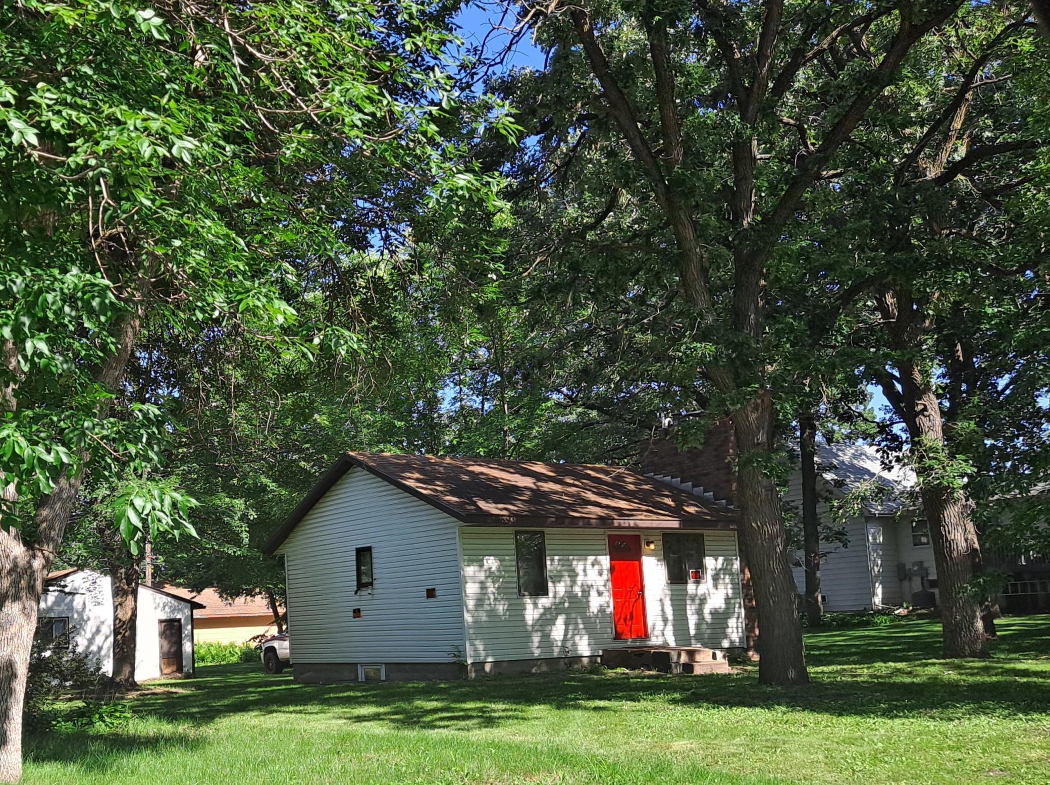 Property Photo: 816 9th Avenue SE MN 56304