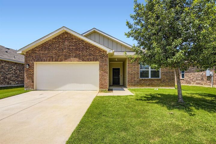 Property Photo:  421 Starboard Drive  TX 76036 