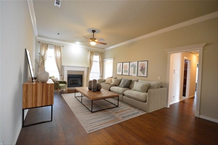 Property Photo: 2303 N Cornwall Avenue AR 72704