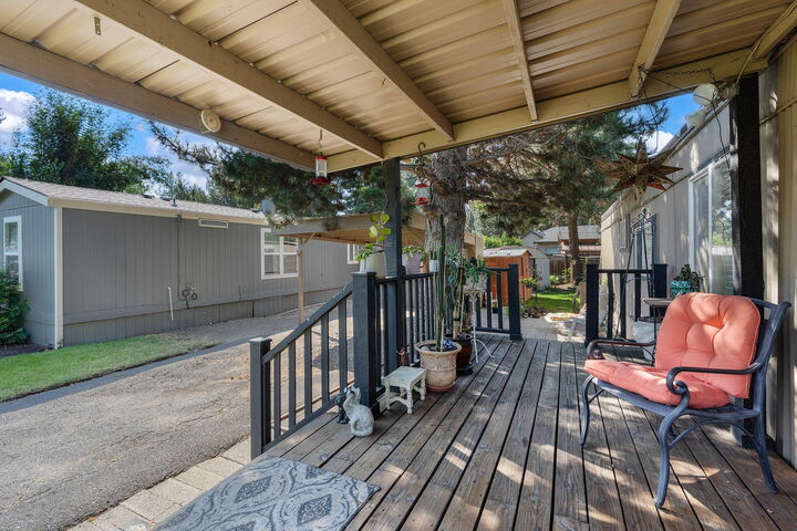 Property Photo: 61445 SE 27th Street 55 OR 97702