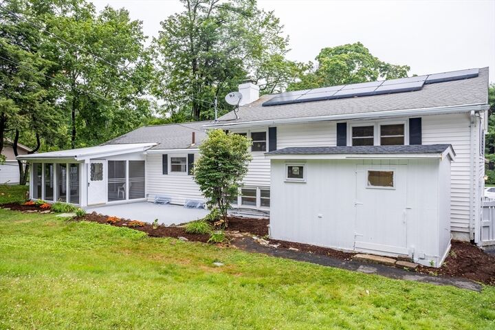 Property Photo:  477 Salisbury St  MA 01609 