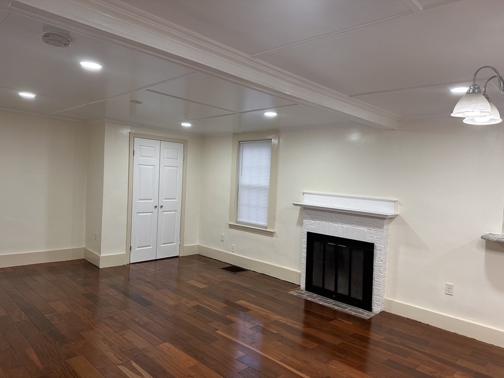 Property Photo: 6 Oakland Cir MA 02481