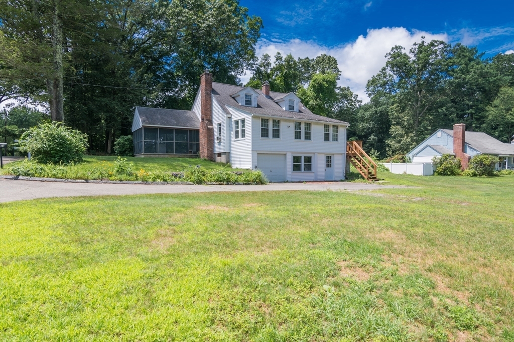 Property Photo: 21 Delmor Ave MA 01095